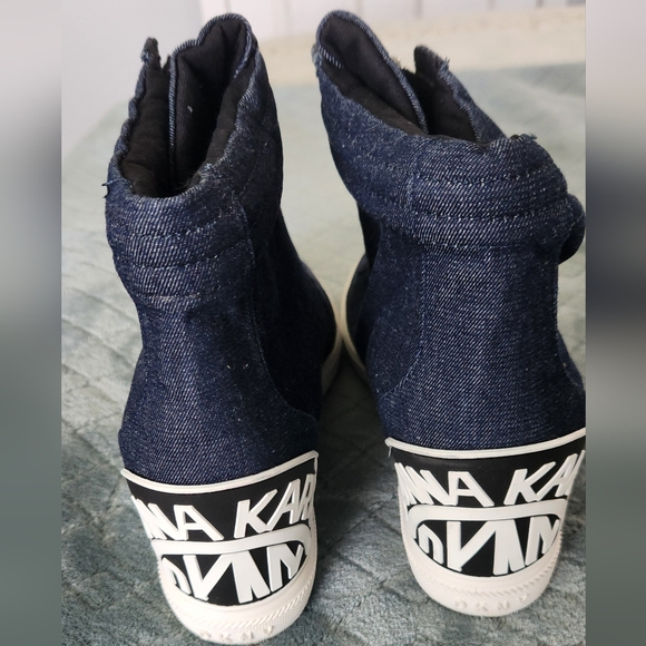 NWOT DKNY Dark Blue Denim Wedge Boots - Picture 2 of 9